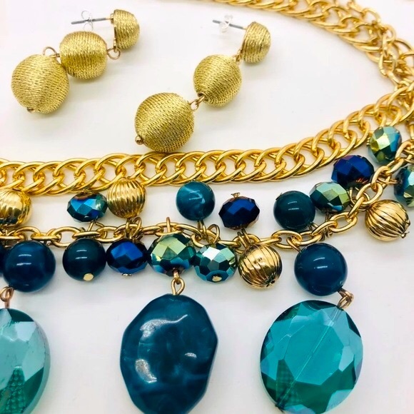 Vintage Blue Crystal Necklace & Gold Wrap Earrings 💙 - Picture 3 of 12